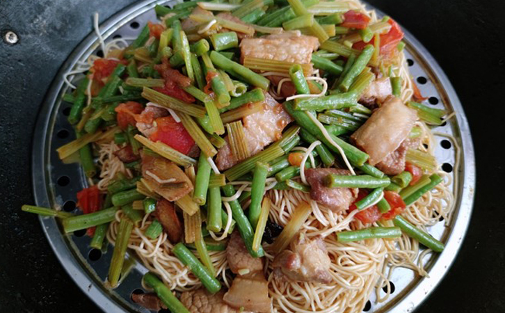 河南美食豆角蒸面